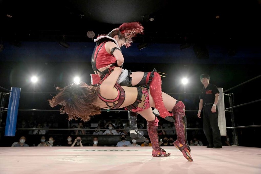 Miyu Yamashita Maki Itoh