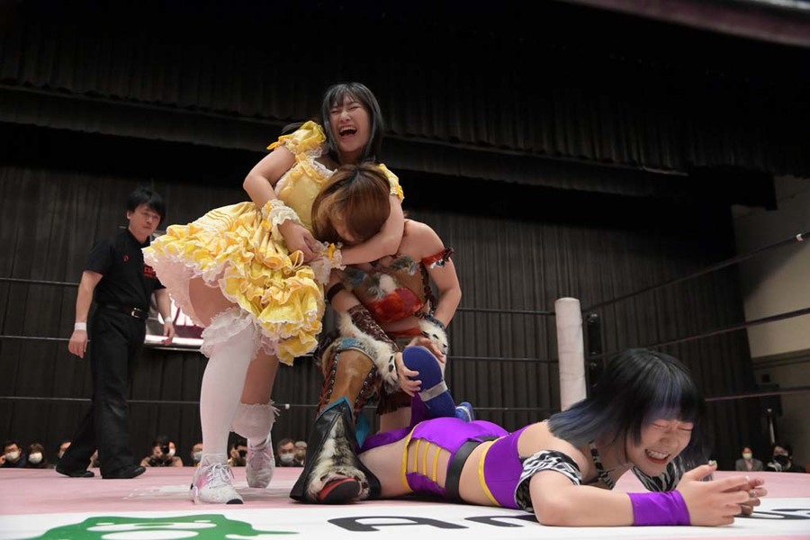 Raku, Shoko Nakajima & Arisu Endo TJPW