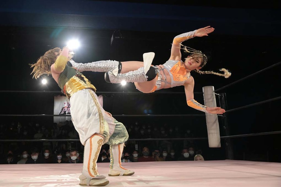 Yuka Sakazaki & Marika Kobashi