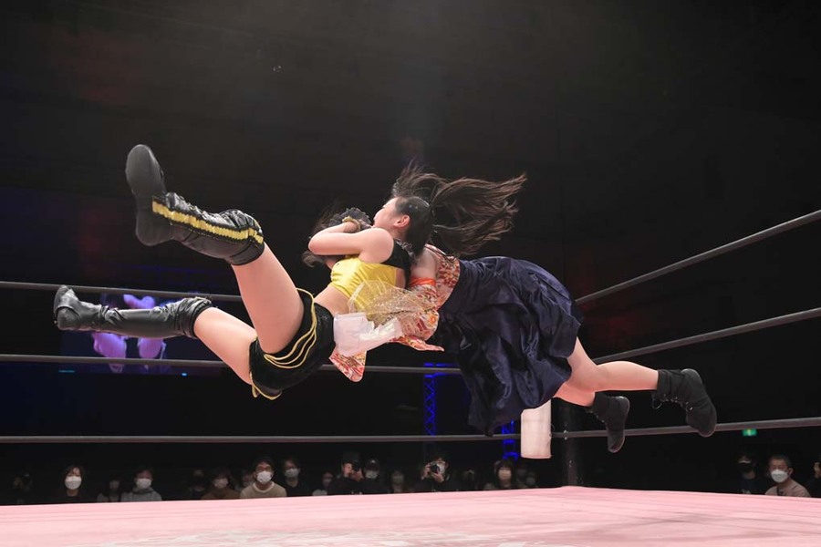 Suzume Ring a bell Moka