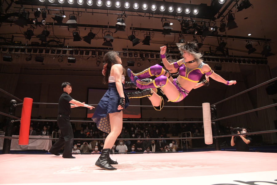 Ariusuzu dropkick Moka