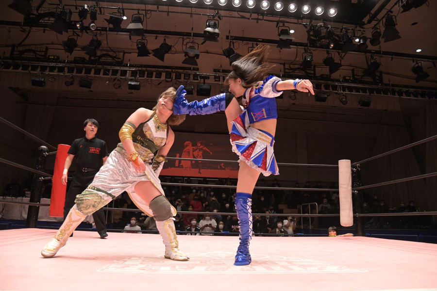 Yuki Arai big boot Yuka