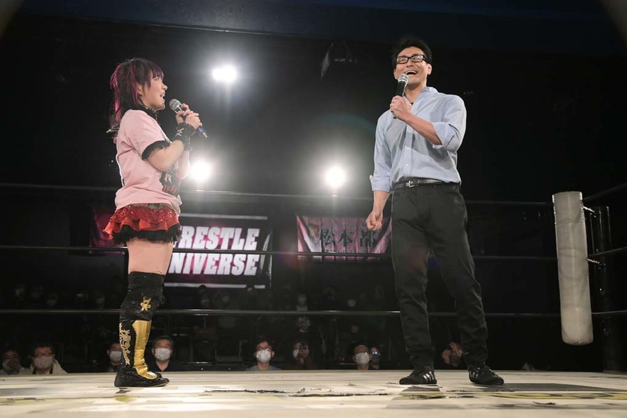 WWE プロレス アクションフィギュア2点 タミナ・スヌーカ カルメーラ