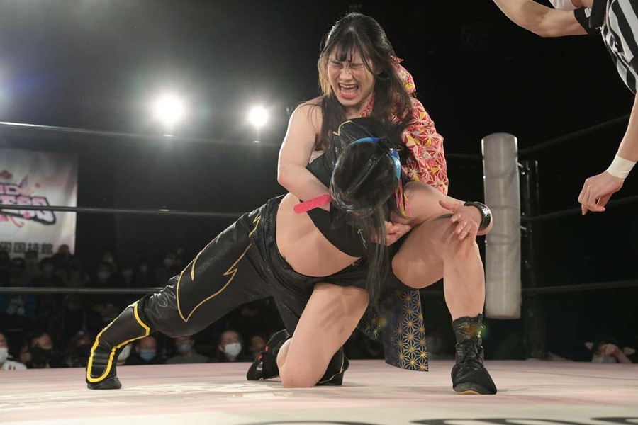 Moka Miyamoto abdominal stretch Kaya Toribami