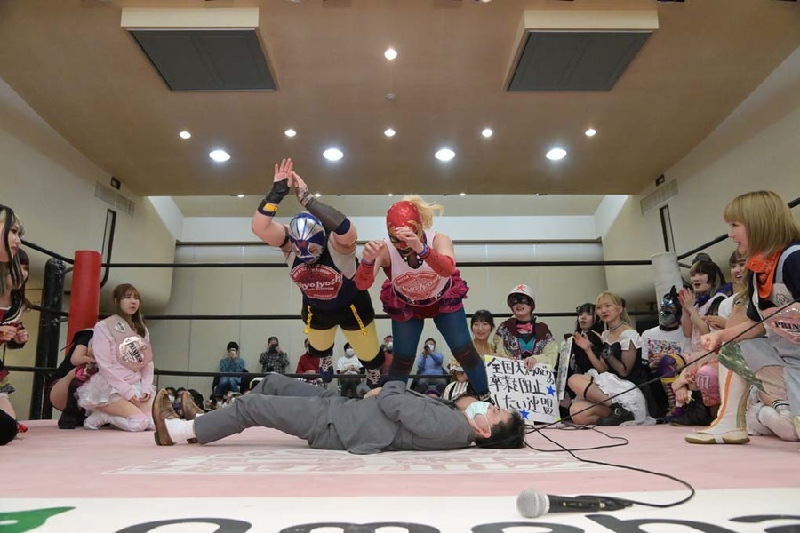 Tetsuya Koda kicked TJPW