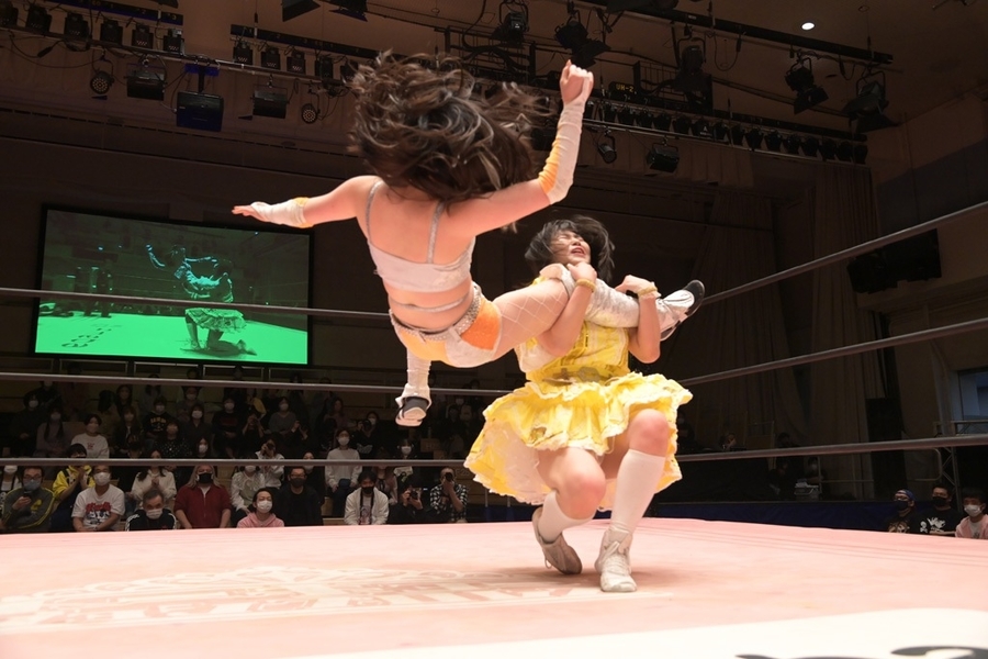 Marika Kobashi legdrop Raku TJPW