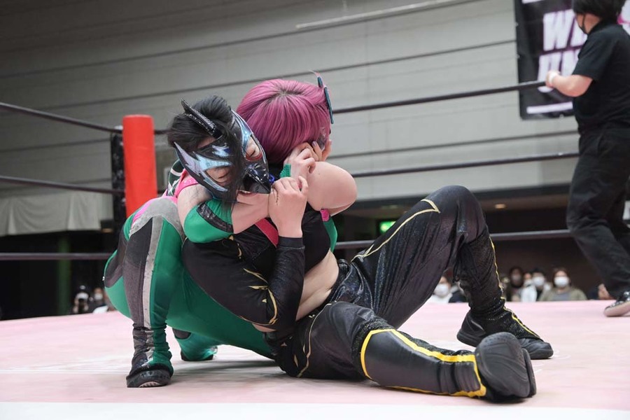 Hyper Misao chickenwing Kaya Toribami