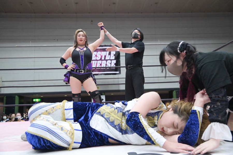 Yuna Manase victorious
