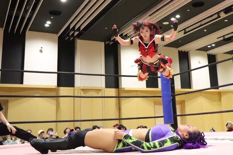 Maki Itoh flying bighead