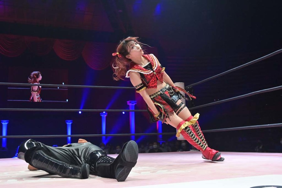 Maki Itoh kokeshi Alex Windsor