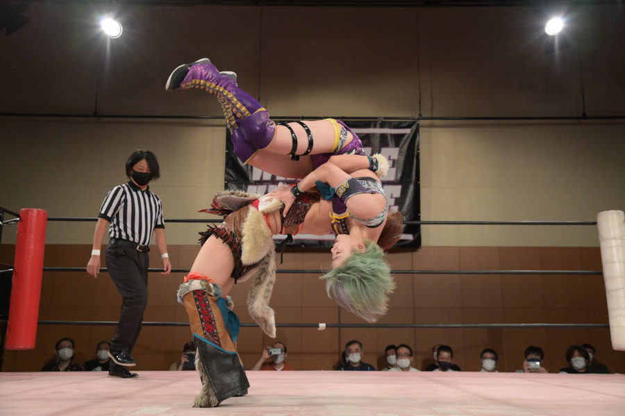 Shoko Nakajima Northern Lights Suplex