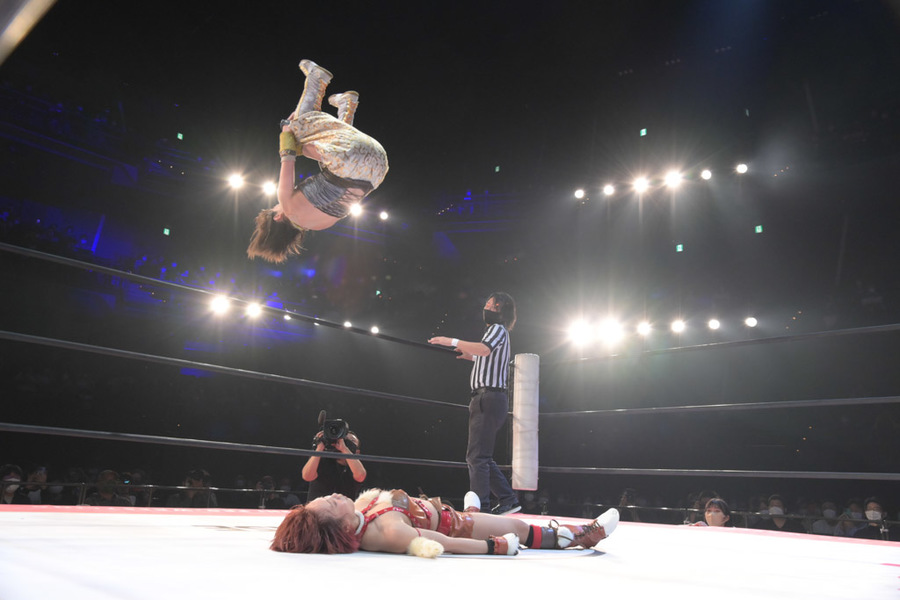 Yuka Sakazaki 450 splash