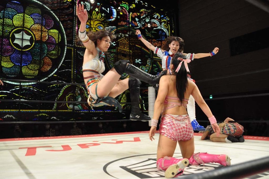 Saki Akai Yuki Arai double attack
