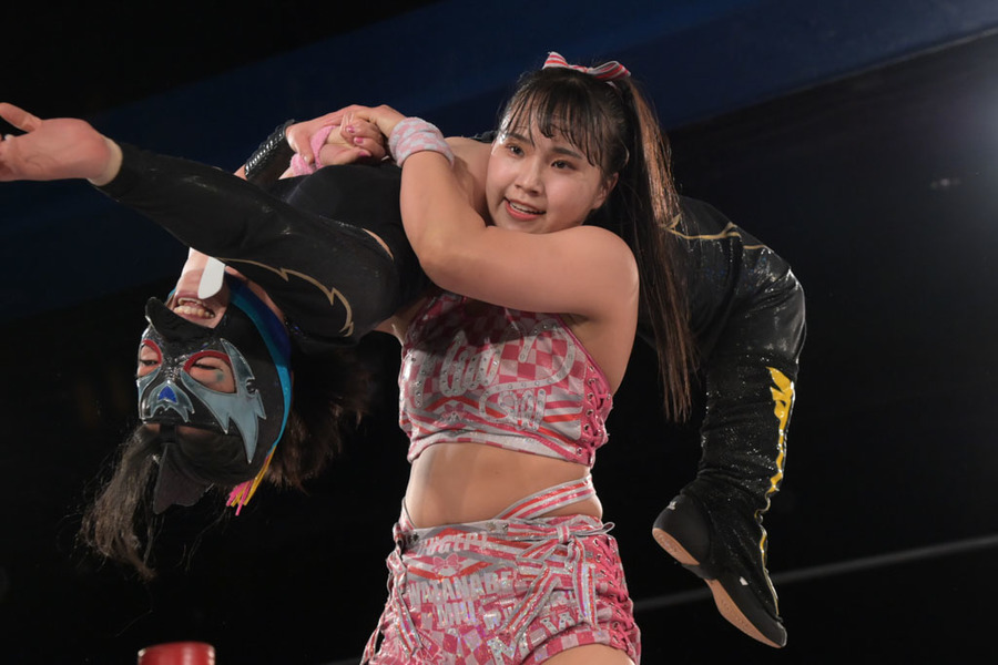 Miu Watanabe backbreaker