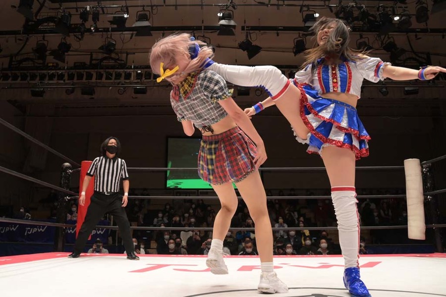 Yuki Arai big boots Pom Harajuku