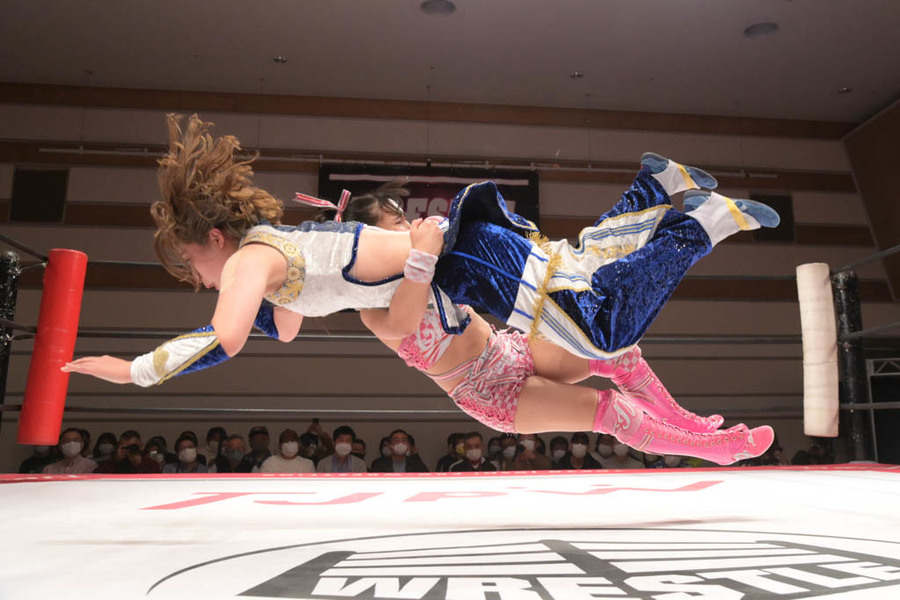 Miu Watanabe Teardrop Mahiro
