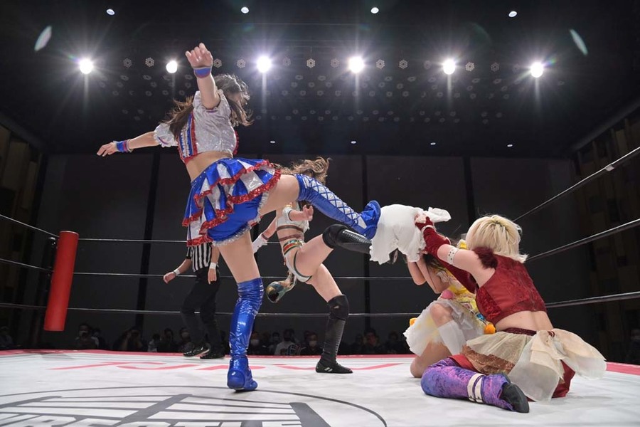 TJPW Raku Pillow