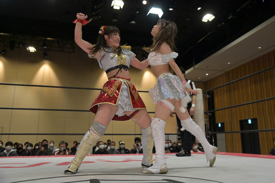 Wakana Uehara forearm Mizuki