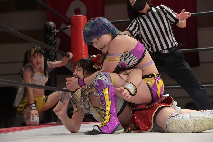 Arisu Endo Camel Clutch