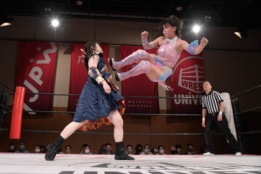 TJPW Runa Dropkick Moka