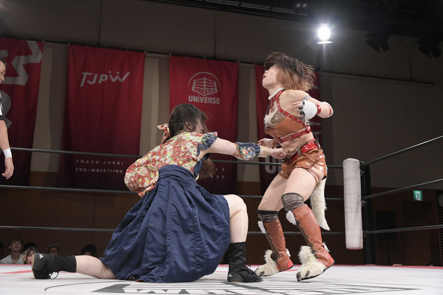 Moka karate punch Shoko TJPW