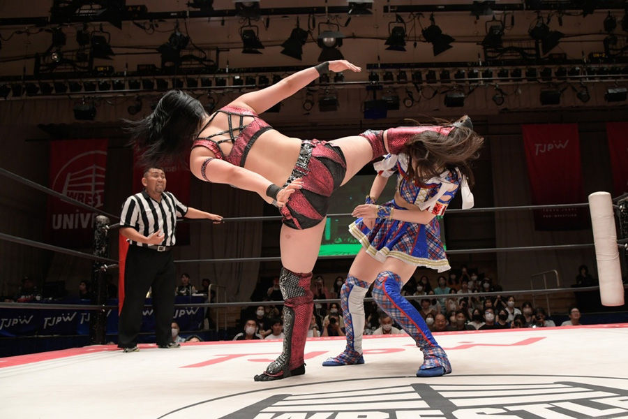 Miyu Yamashita Skull kick Yuki Arai